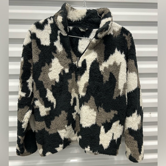 Eddie Bauer Plush Quarter Zip Camo Print Black, Brown & White, Size Medium - Picture 5 of 10